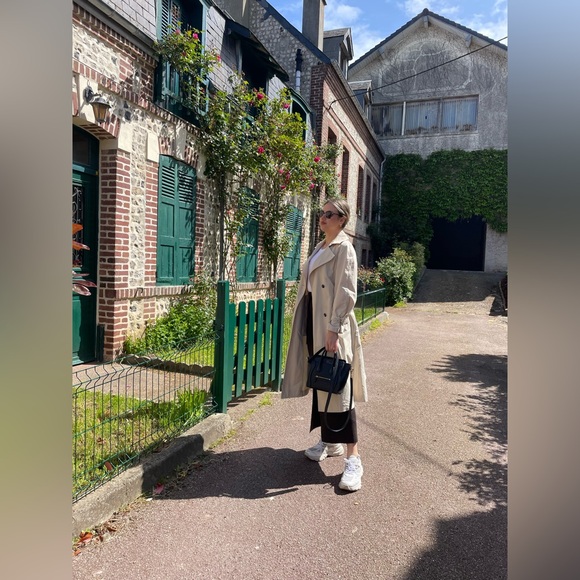 Meet your Posher, Cayla - Picture 1 of 1